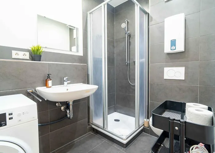 Gemütliches Nähe Bahnhof Und Hochschule Koblenz (Rhineland-Palatinate)